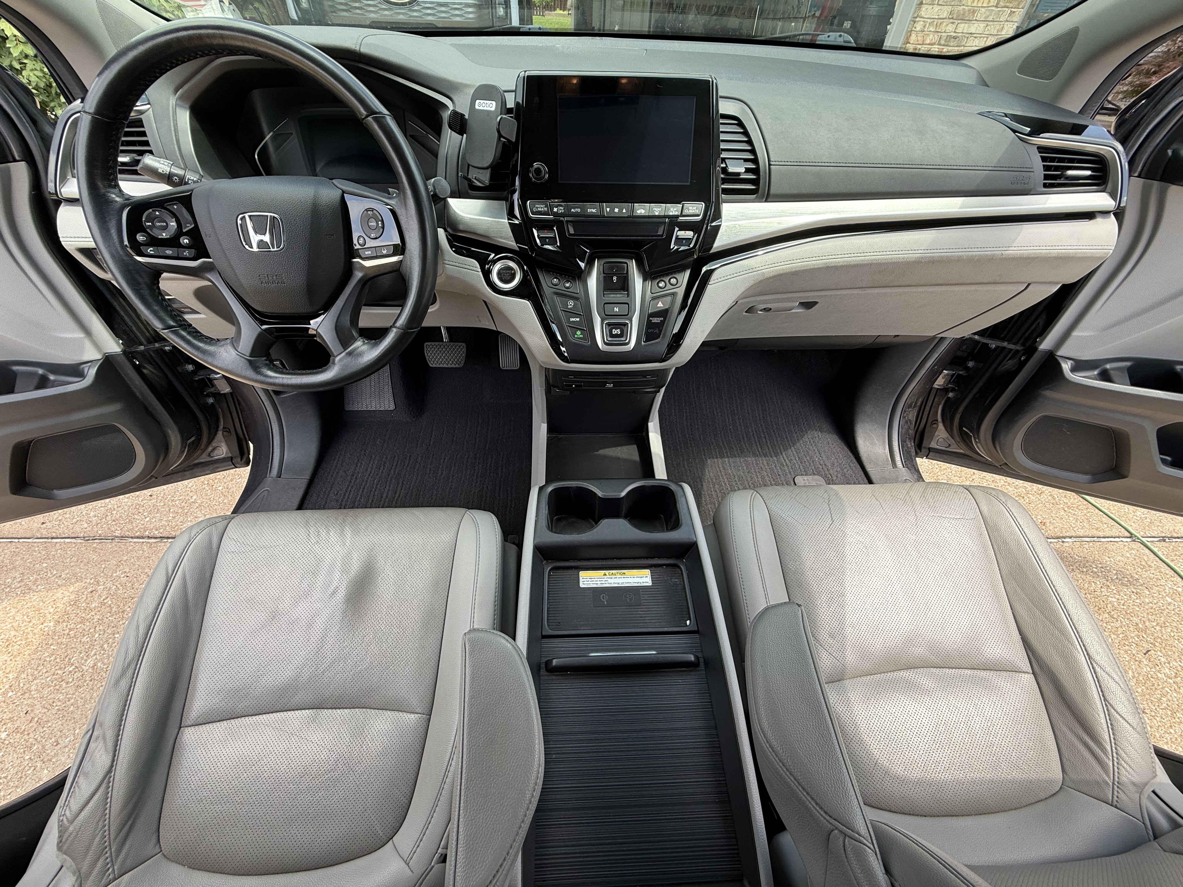 2020 Honda Odyssey — photo 2