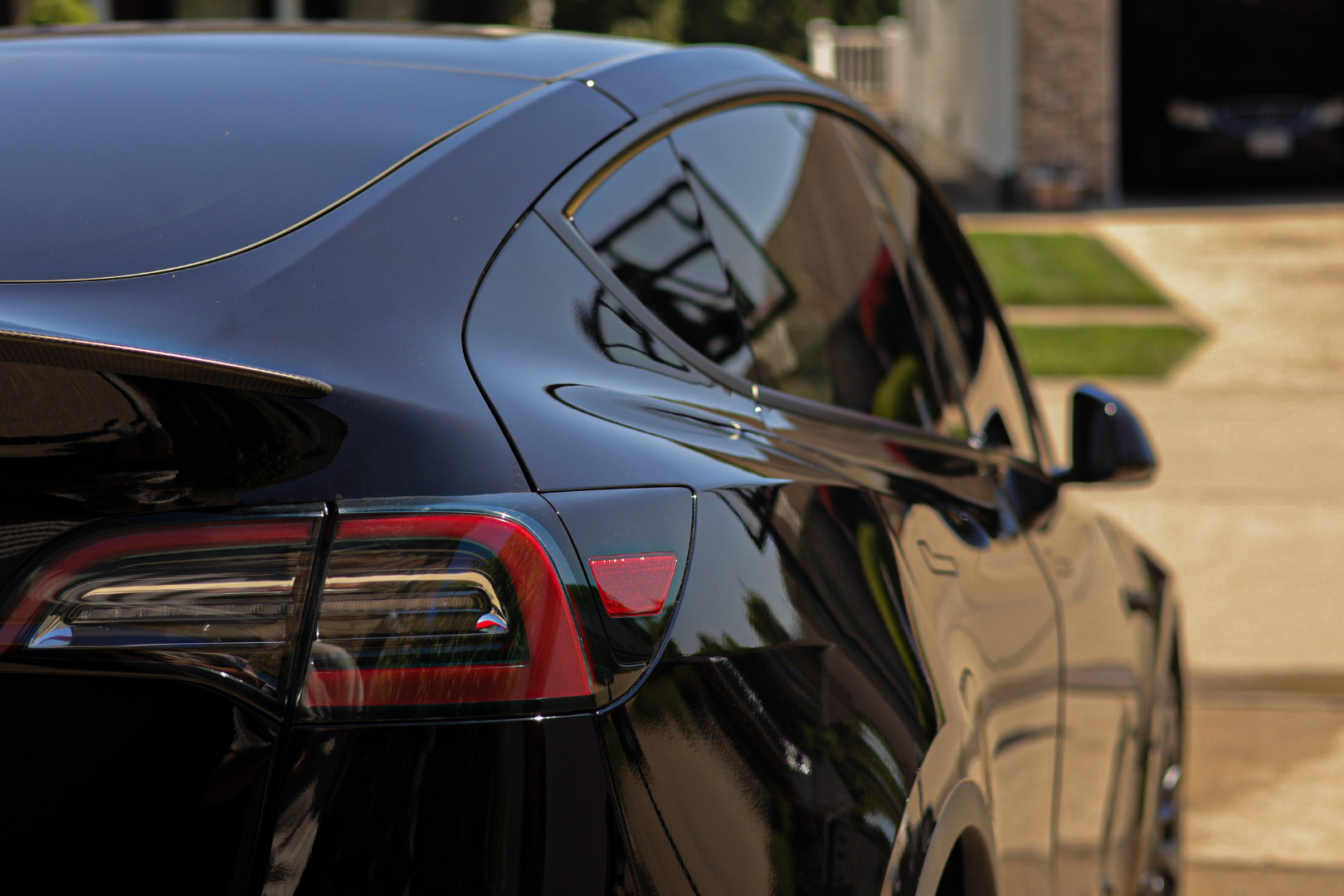 2023 Tesla Model Y — photo 4